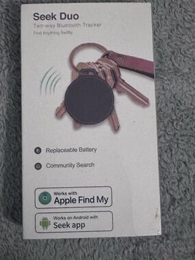 Apple Seek Duo Bluetooth Tracker in Black